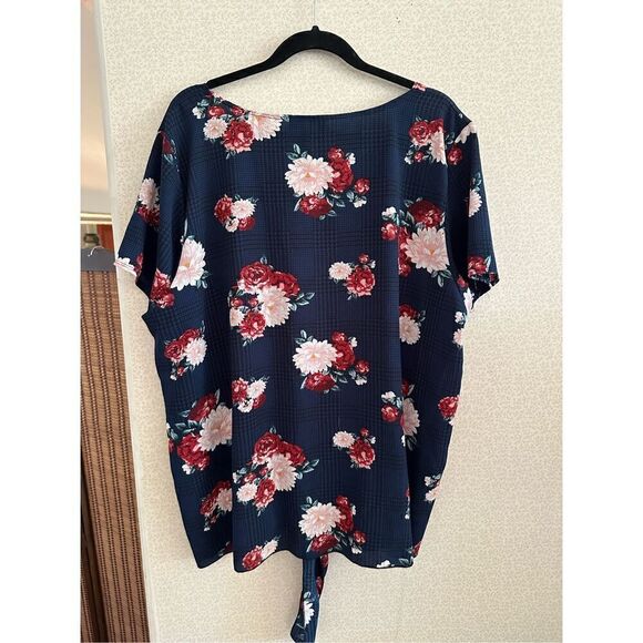 Elizabeth top  - Picture 5 of 6